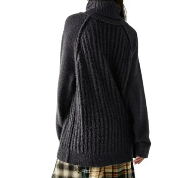 NEW FREE PEOPLE | $168 Big City Turtleneck Sweater - Picture 4 of 4